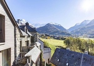 T3 Duplex in Esquièze-Sère, balcony, wifi and parking