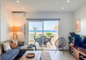 Tarifa Cozy House - Beach Front, Pool, Parking