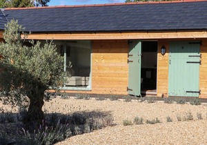 TEMPORALE - NO. 4, pet friendly, with a garden in Goring-On-Thames