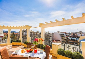 TERRASSE GAMBETTA AP2026 by RIVIERA HOLIDAY HOMES