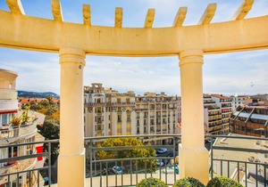 TERRASSE GAMBETTA AP2026 by RIVIERA HOLIDAY HOMES