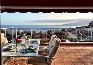 "The Balcony": Panoramic Ocean Views