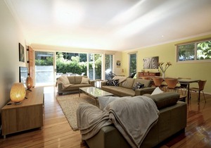 THE BEACH HOUSE - BYO LINEN