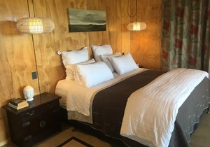 The Camel at Araiawai Lodge, Pukenui. Modern & S/C open-plan, sleeps 2-6,