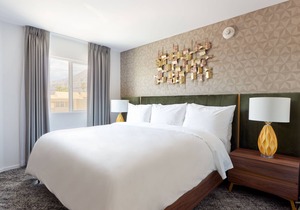 The Cole powered by Sonder | Accessible King Room