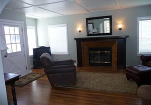 The Cottage at Seacliff - Block and half to the beach