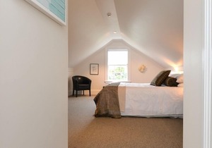 The Gables - Stunning Waterfront Apartment