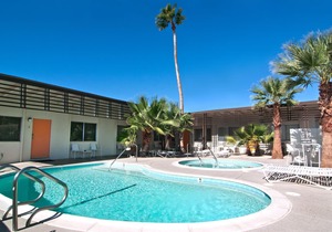 The Getaway 1BR #4: Pool, Mountain View, Kids/Pets welcome