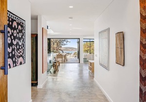 The Killcare Beach Pad - Easy walk to beach and bay, pet friendly