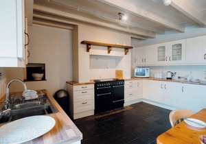 The Manor House - UK6741