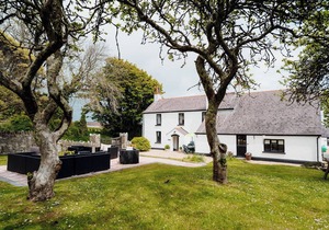 The Manor House - UK6741