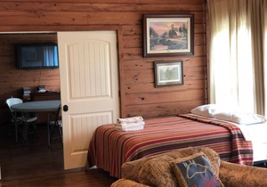 The Meadows Lodge is a Hotel style lodge with 8 rooms and 2 suites available.