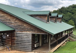 The Meadows Lodge is a Hotel style lodge with 8 rooms and 2 suites available.