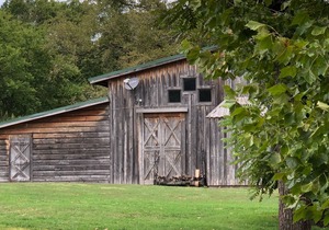 The Meadows Lodge is a Hotel style lodge with 8 rooms and 2 suites available.