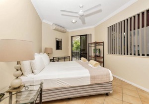 The Mediterranean Beachfront Comfort Apartment - First Floor