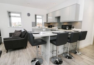 THE OFFICE GARDENS, APARTMENT 3, family friendly in Whitby