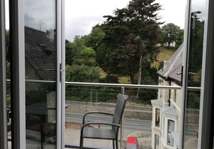 THE OFFICE GARDENS, APARTMENT 3, family friendly in Whitby