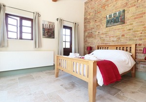 The Old Dairy, NEWNHAM-ON-SEVERN