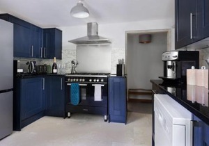 The Old School Rooms Beautiful Georgian apartment, sleeps 12 with Wifi and Parking, near Bath