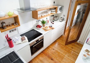 THE STABLE AT OAKBANK, romantic, with open fire in Elterwater