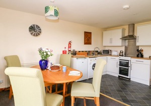 THE STUDIO, pet friendly, country holiday cottage in Stamford Bridge