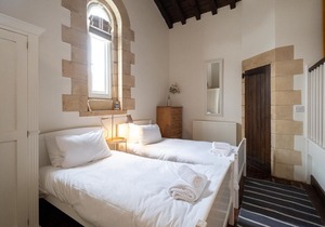 The Tower - sleeps 10 guests in 5 bedrooms