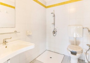 The town of Iseo is located directly on the shores of the homonymous Lake Iseo, 30 km east of the hi