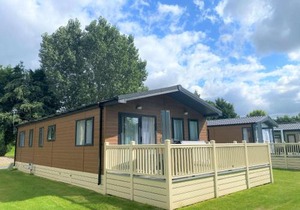 The Yorkshire Burrow Lodge with Hot Tub