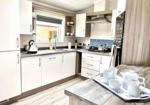 The Yorkshire Burrow Lodge with Hot Tub