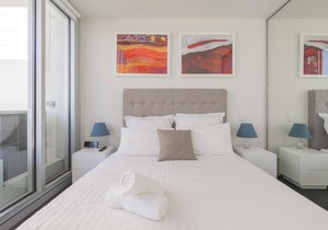 Ther-Rich Elegant 1BR Apartment in Walkerville