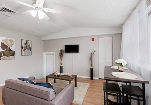 This apartment is a 1 bedroom (s), 1 bathrooms, located in Philadelphia, PA.