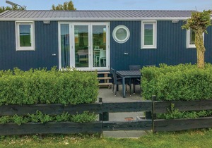This holiday home in Westerland offers a beautiful view of the Wadden Sea.