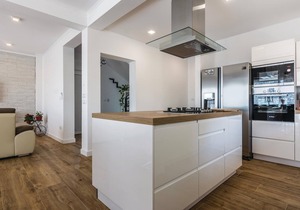 This lovely holiday home with pool is located in the beautiful village of Pakotane.