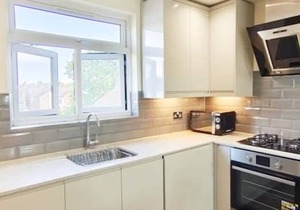 Top Floor Flat 5 Northwood