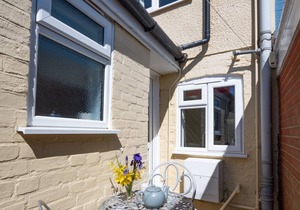 Top Step Cottage - Two Bedroom House, Sleeps 3
