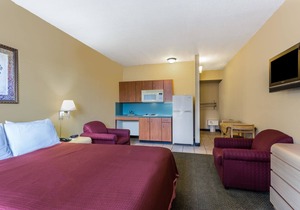 Travelodge Suites by Wyndham Lake Okeechobee