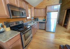 Treehouse C - A Suite Getaway for Two