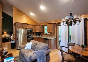 Treehouse D - A Suite Getaway for Two