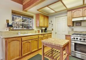 Treetop Views Retreat at Big Bear w/Pool Table