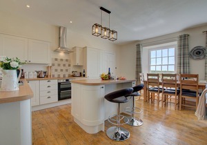 Trefnant Hall - Three Bedroom House, Sleeps 6