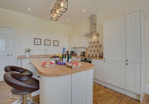 Trefnant Hall - Three Bedroom House, Sleeps 6