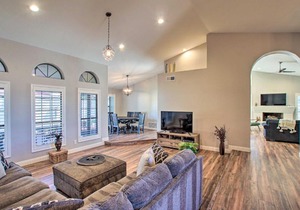 Trendy Phoenix Home with Pool - Walk to Lookout Mtn!