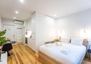 Trendy Vintage Downtown by LovelyStay