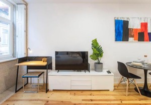 Trendy Vintage Downtown by LovelyStay