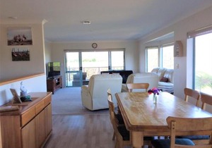 Tuis Nest - Bowentown Holiday Home