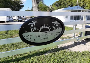 Twin Palms Resort