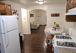 Two-Bedroom House near Napa, Six Flags & Freeway