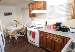 Two-Bedroom House near Napa, Six Flags & Freeway