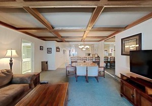 Two Bedroom Units at 1849 Condos with 3 Hot Tubs & Slopeside