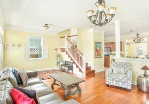 Two-Level Cottage w/Private Veranda, Pet Friendly, Parking by Lucky Savannah